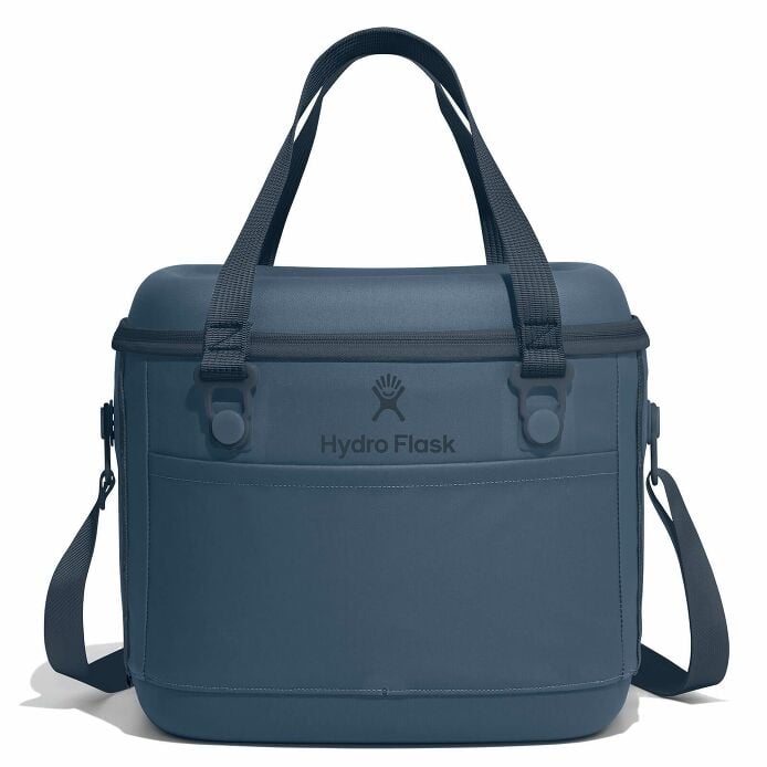 carryouttm-soft-cooler-15-l-e1 12pco384-carryout-cooler-15l-harbor-blue-straight_1.jpg
