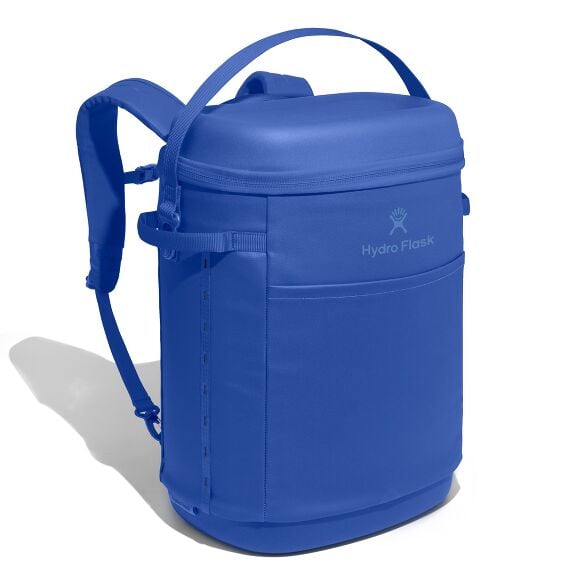 carryouttm-backpack-22-l-a8 18pco382_carryout_backpack_22l_capri_blue_angled_1.jpg