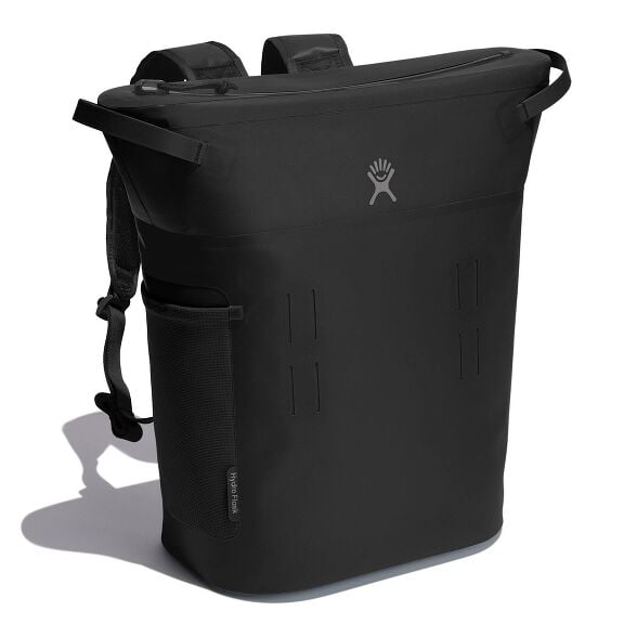 20-l-day-escapetm-pack-h7 20-l-day-escape-soft-cooler-pack-black-angled_1_1.jpg