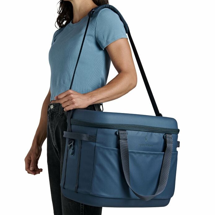 carryouttm-soft-cooler-30-l-v0 250815_hydro_s26_hb_14546_5.jpg