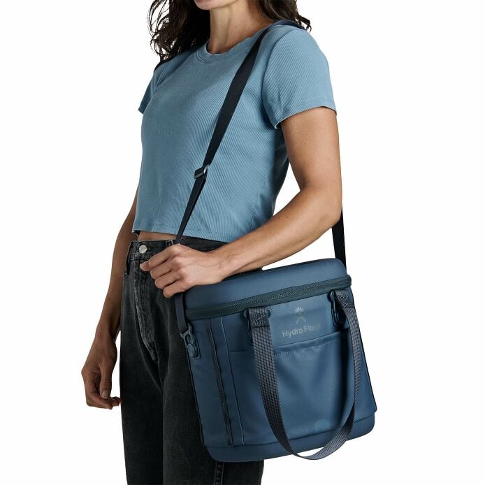 carryouttm-soft-cooler-10-l-j2 250815_hydro_s26_hb_14560_1_4.jpg