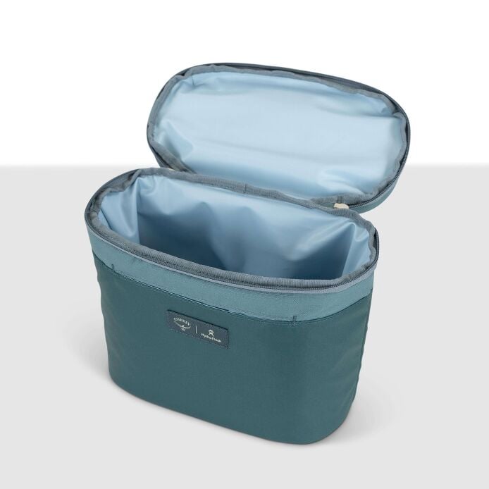 osprey-axis-x-hydro-flask-campus-essentials-bundle-t8 axisxhydroflask_s26_detail2_cascadeblue_10007249_1.jpg