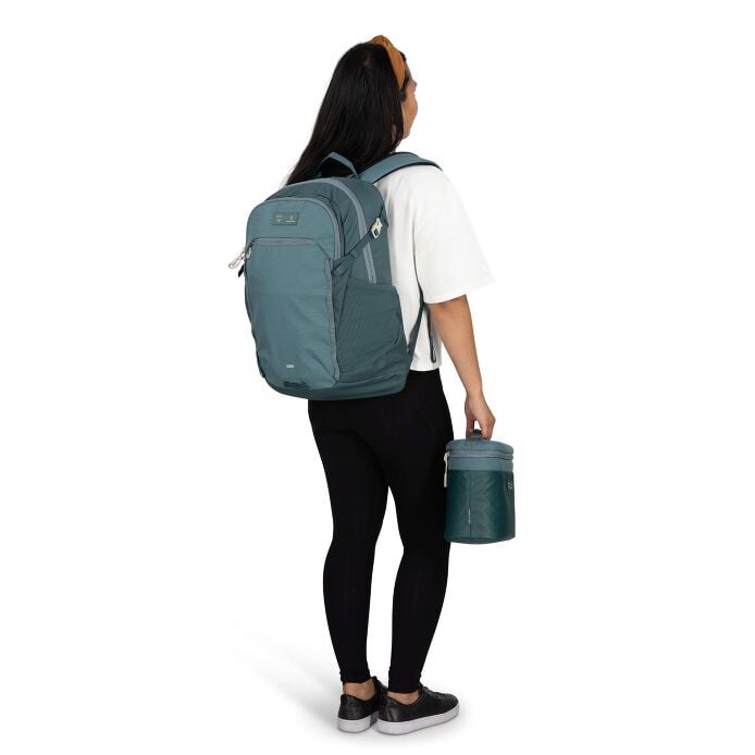 osprey-axis-x-hydro-flask-campus-essentials-bundle-t8 axisxhydroflask_s26_onbody2_cascadeblue_10007249_2.jpg