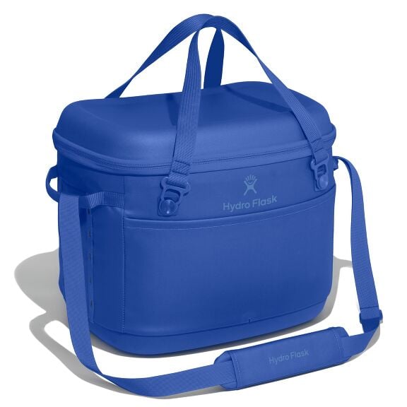 carryouttm-soft-cooler-30-l-v0 cpco382_carryout_cooler_30l_capri_blue_angled_1.jpg