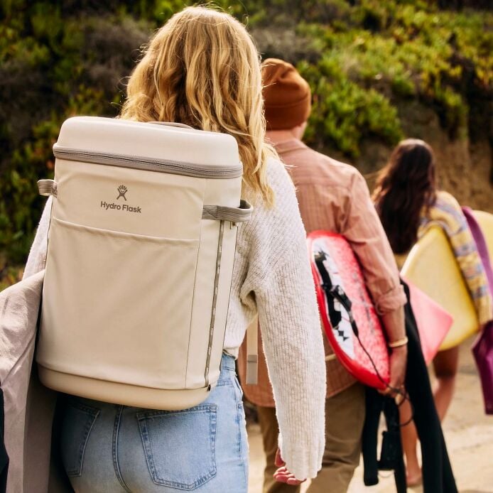 carryouttm-backpack-22-l-a8 hf_carryout_bouwer_d1_l1_torrey_pines_lifestyle_0974_2.jpg