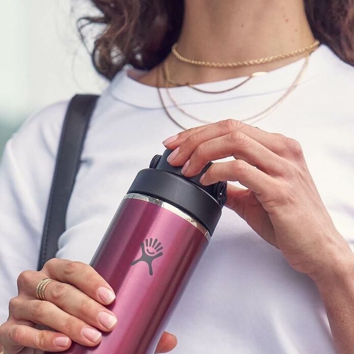24-oz-lightweight-chug-cap-bottle-k3 hf_s26_lightweight_mcinnis_5123_1_1.jpg