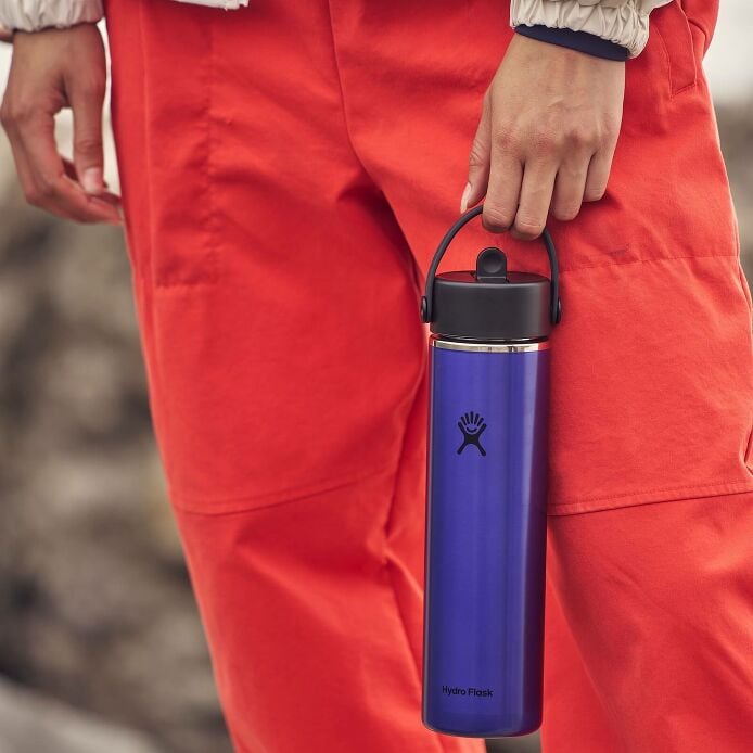 24-oz-lightweight-flex-straw-bottle-f1 hf_s26_lightweight_mcinnis_7443_3.jpg