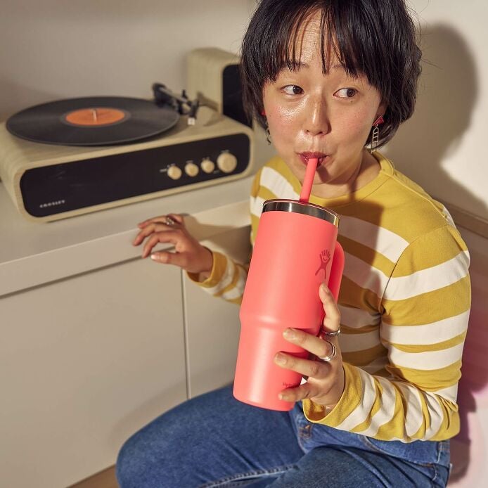 24-oz-travel-tumbler-q0 hf_s26_mcinnis_2487.jpg