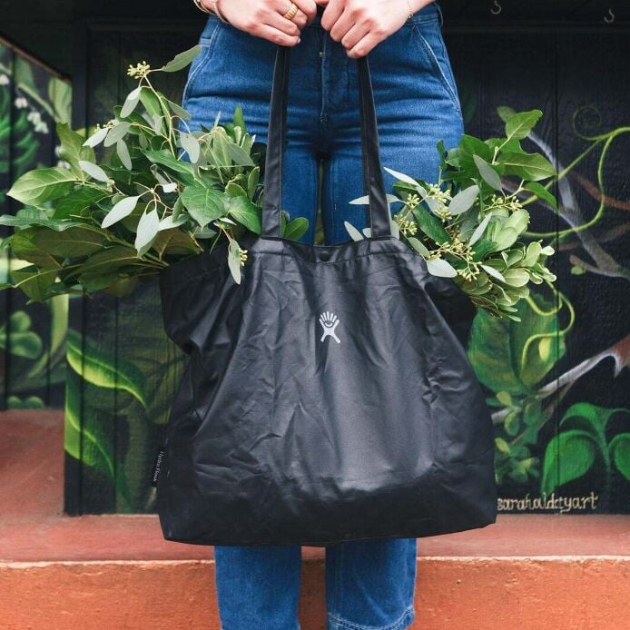 20-l-tag-along-tote-c1 s25_tagalongtote_post_3_1_1_1.jpg